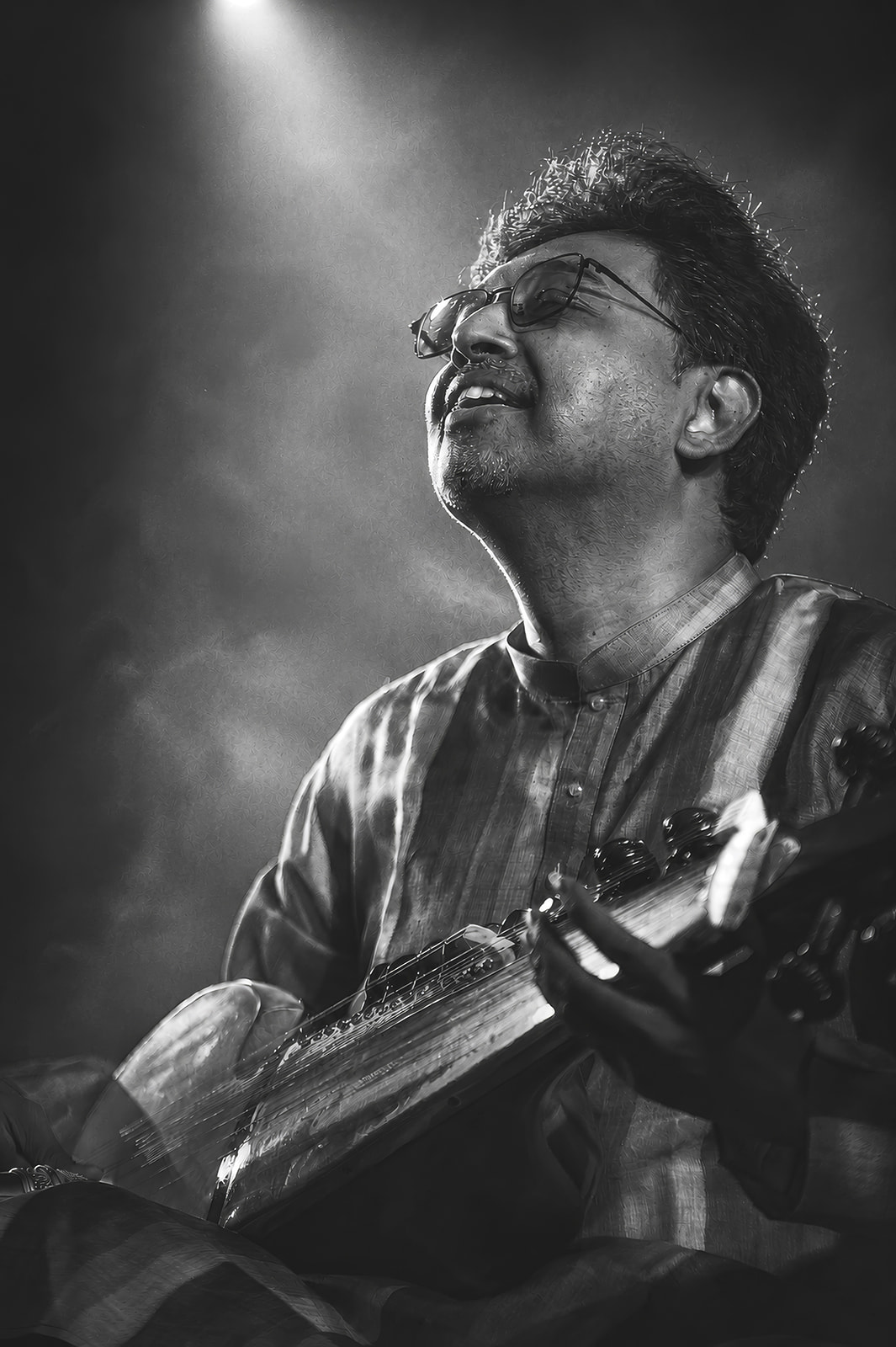 Abhisek Lahiri performing on the sarod